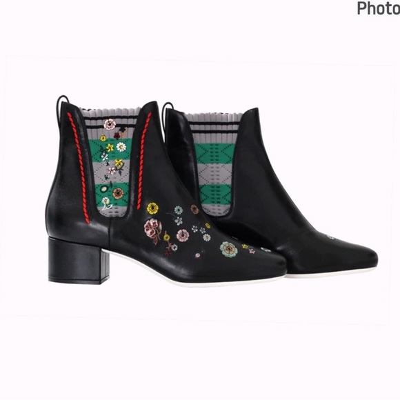 Authentic FENDI booties - Picture 10 of 16